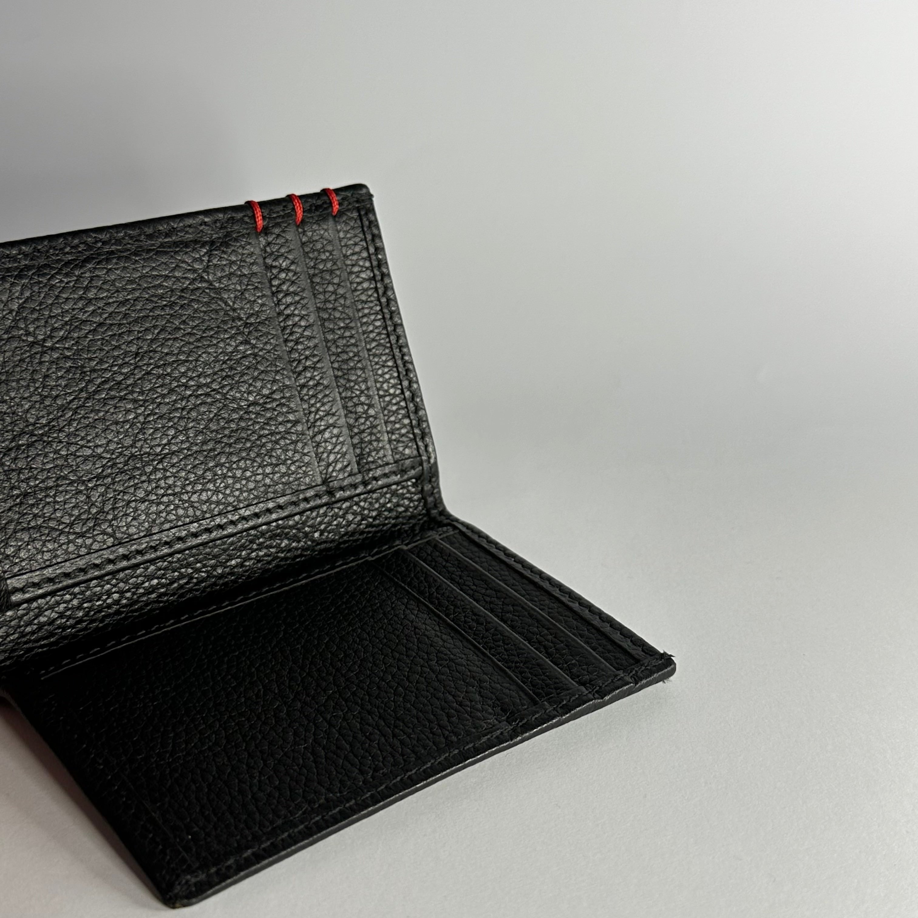 The Trove ML Smart Holder